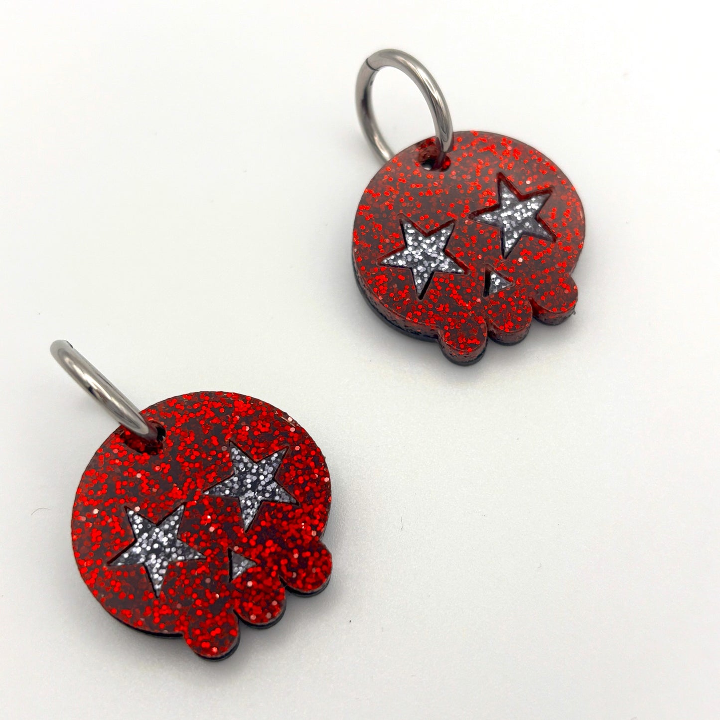 Pendientes de Calavera Kawai purpurina